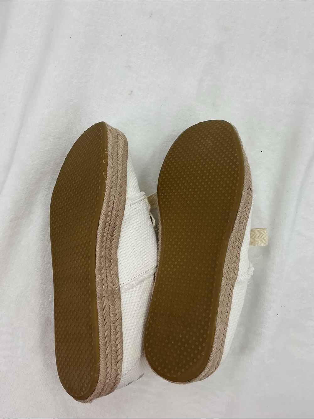 TOMS Cream Canvas Bow-Accent Slip-On Flats B48 - Picture 5 of 6